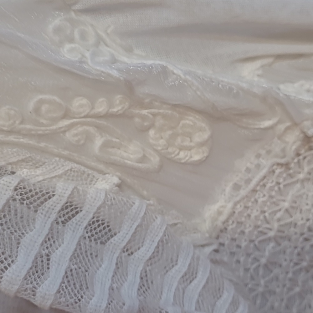Simply Couture Ivory Crochet Tunic - Picture 4 of 11